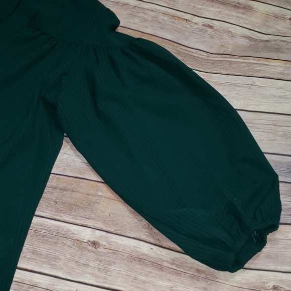 Green blouse - Picture 3 of 4